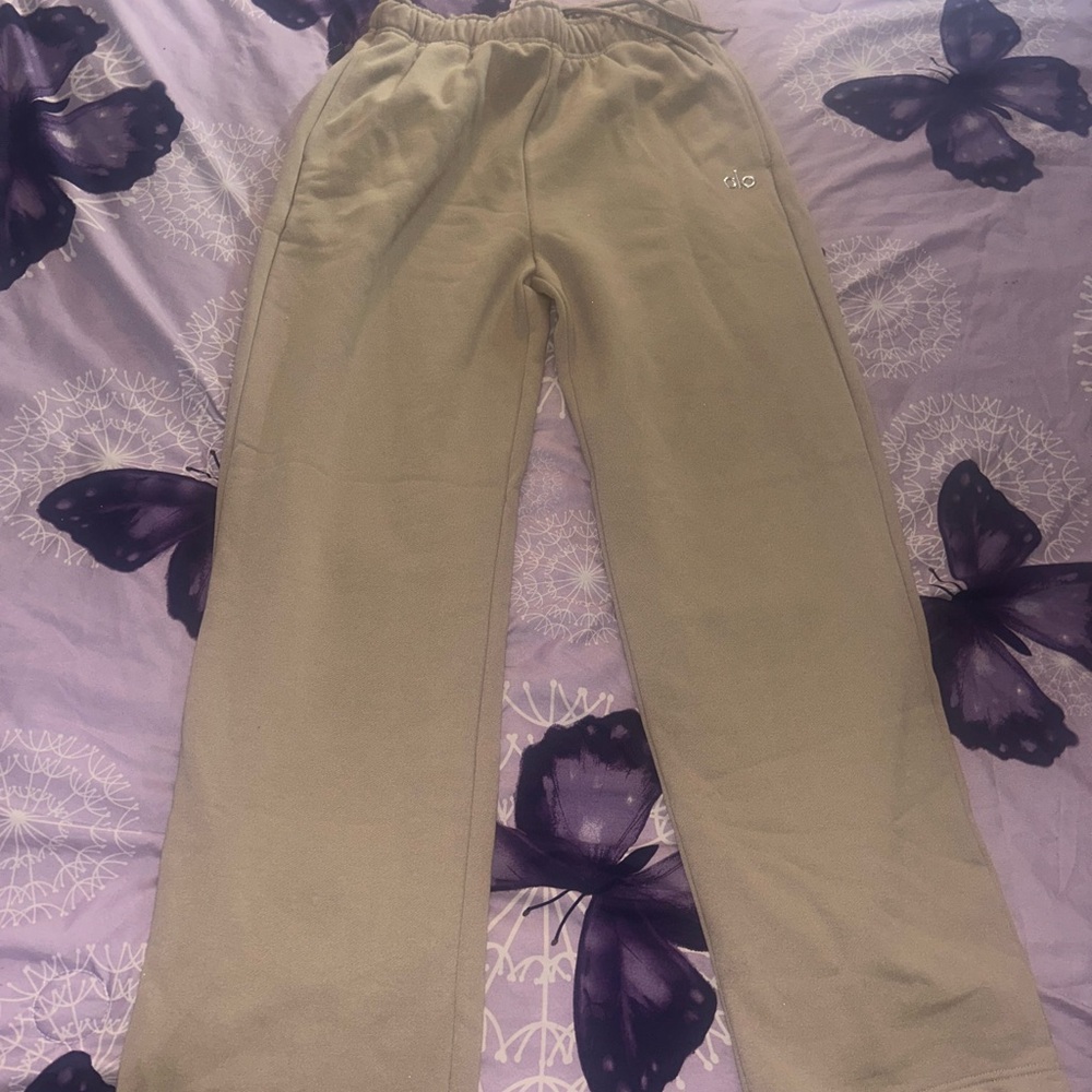 ALO Accolade Straight-Leg Sweatpant